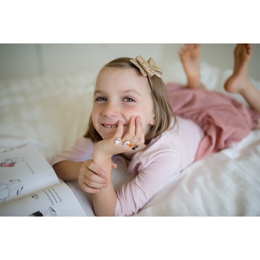 GREAT PRETENDERS SPOOKY WOOKY HALLOWEEN RING GLOW IN THE DARK, (CHOICE OF 6 DESIGNS)